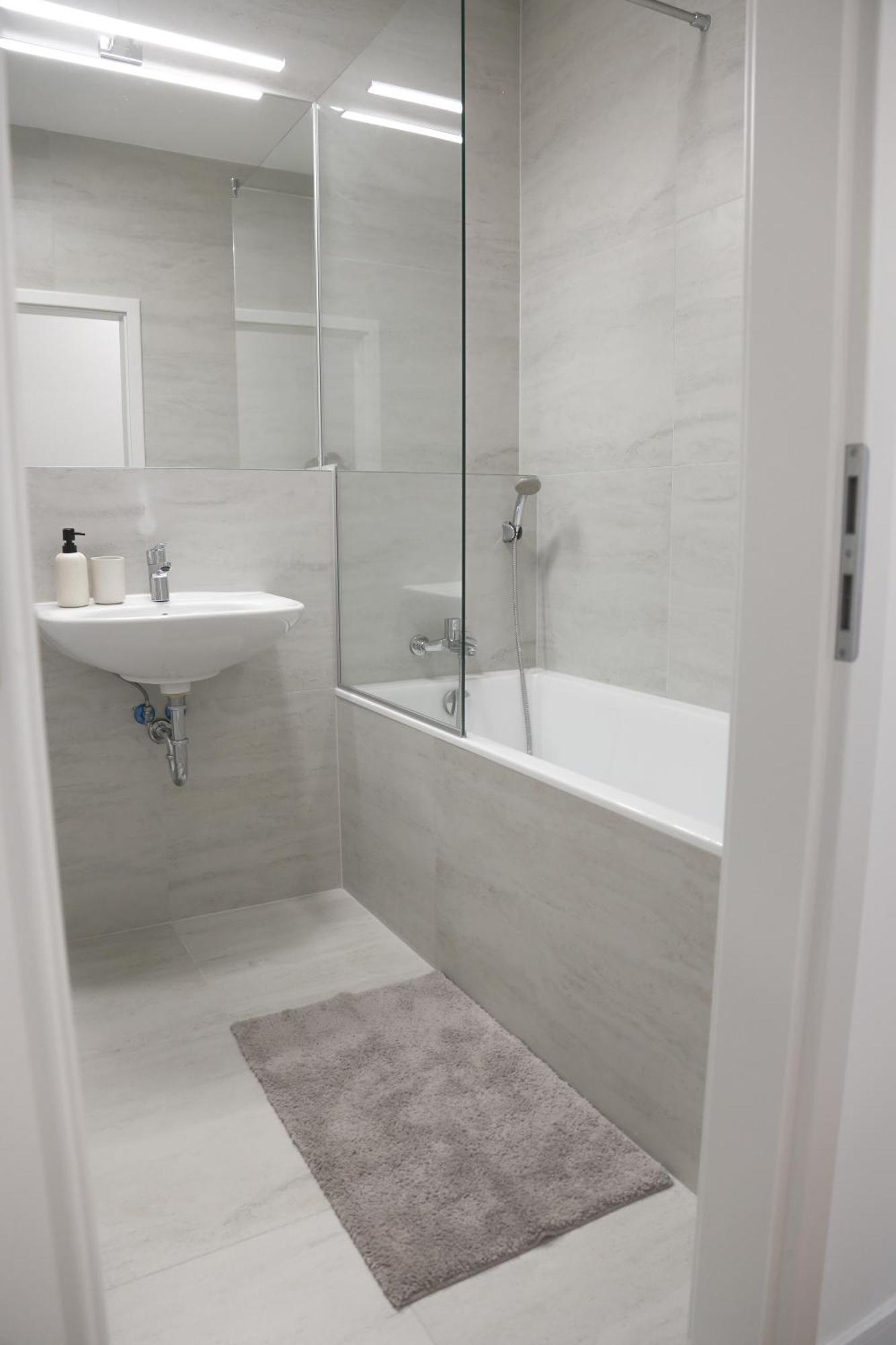 Kesselbauer Bratislava - Luxury Apartment With Free Parking מראה חיצוני תמונה